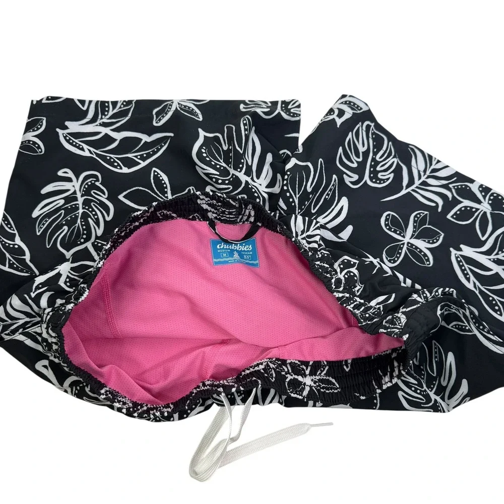 Chubbies Mens Swim Trunks Black White Tropical Floral 5.5 Inch Inseam Medium - Picture 6 of 7